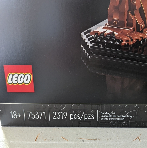 New LEGO Star Wars Chewbacca #75371 - Picture 2 of 11